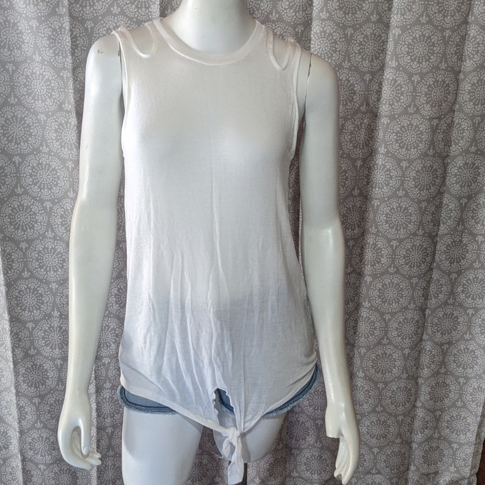 Shoulder Cut-Out Tank EUC